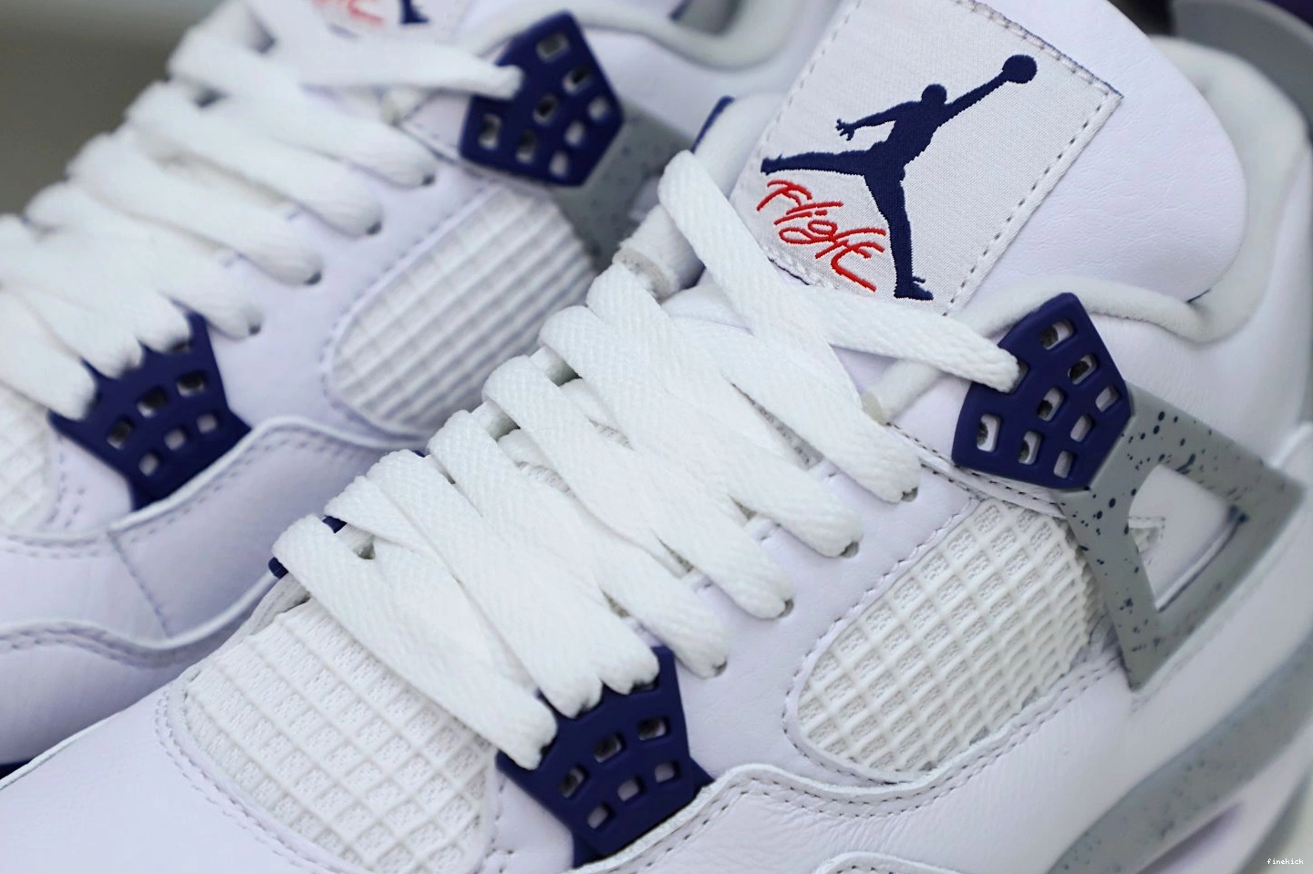 JORDAN 4 RETRO NAVY